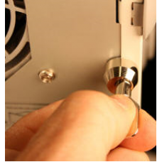 Fechadura para Caixas Desktop: Proteja RAM e SSD em Ambientes Partilhados Fechadura para Caixas Desktop: Proteja RAM e SSD em Ambientes Partilhados